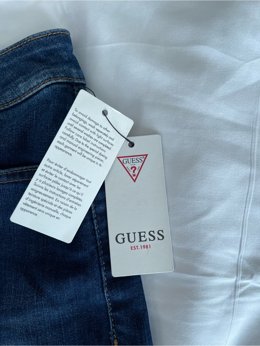 GUESS High waisted Jean Shorts -NWT-NIKI HIGH RISE SHORT Size 29 - Picture 4 of 9